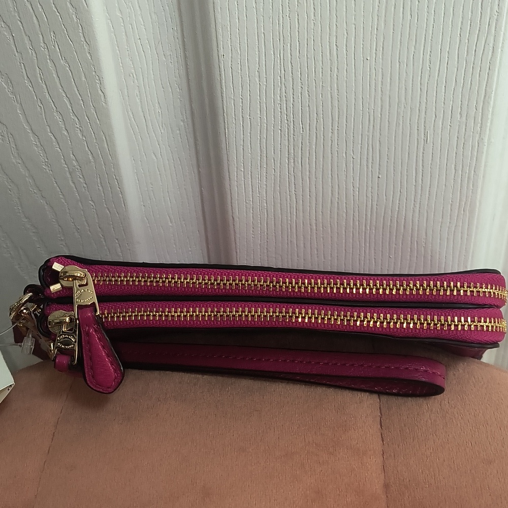 Coach Double Corner Zip Pebble Leather Wristlet NWT - Picture 2 of 7